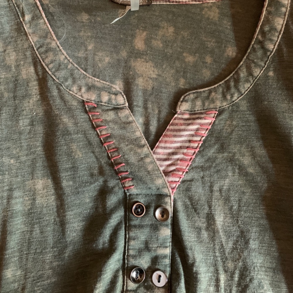 NWT Gimmicks by BKE long sleeve shirt - Picture 8 of 9